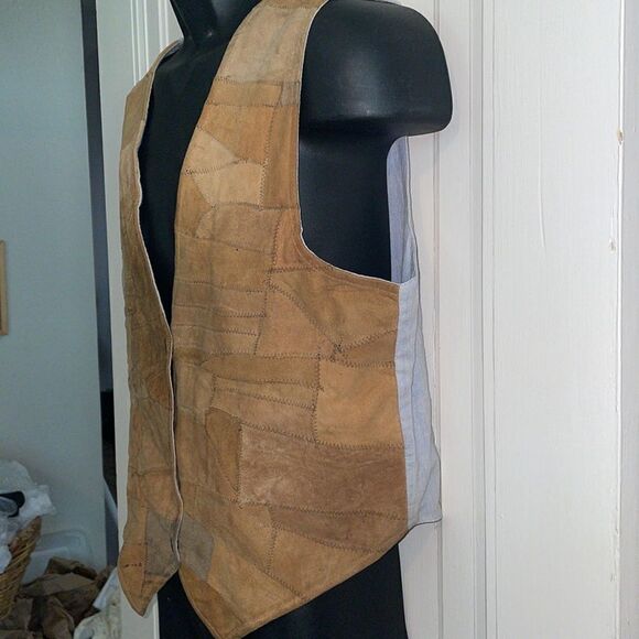 Vtg 70s tan suede patchwork snap up vest - Picture 5 of 10
